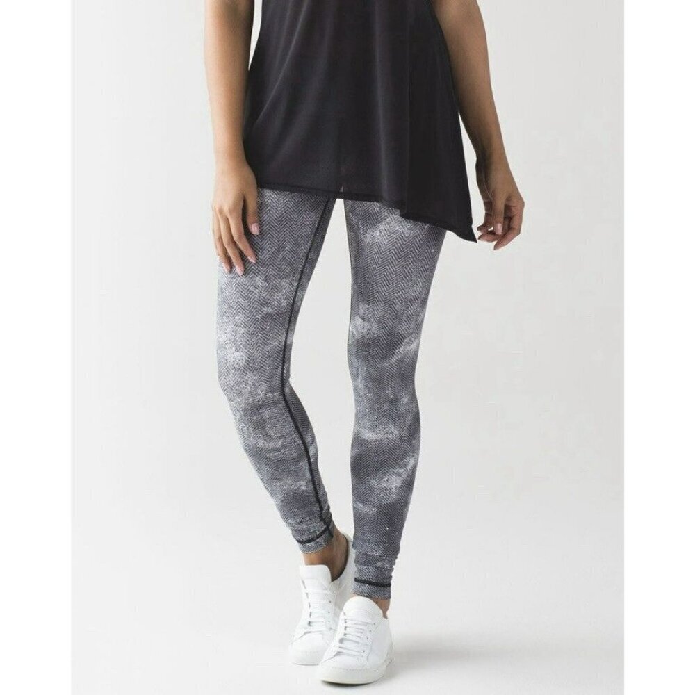 Lululemon Wunder Under Pant III Diffusion White Black Size 8 EUC
